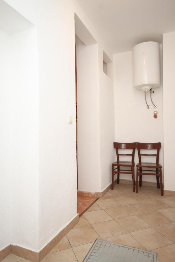 Apartments By The Sea Brela, Makarska - 6688 エクステリア 写真