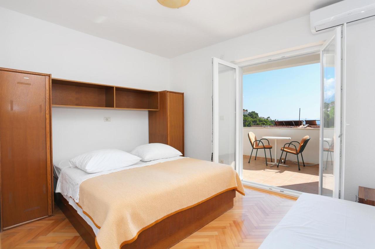 Apartments By The Sea Brela, Makarska - 6688 エクステリア 写真