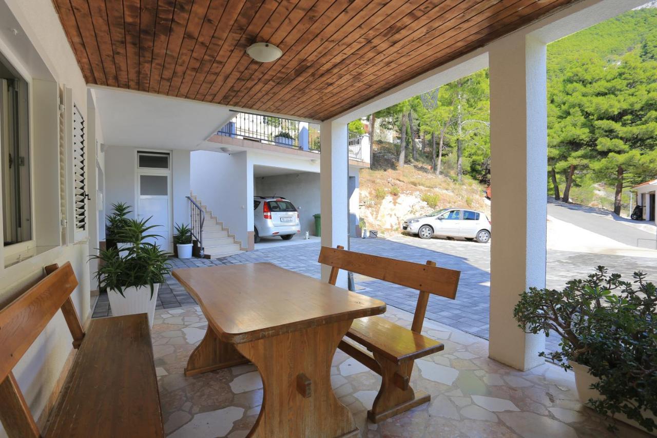 Apartments By The Sea Brela, Makarska - 6688 エクステリア 写真