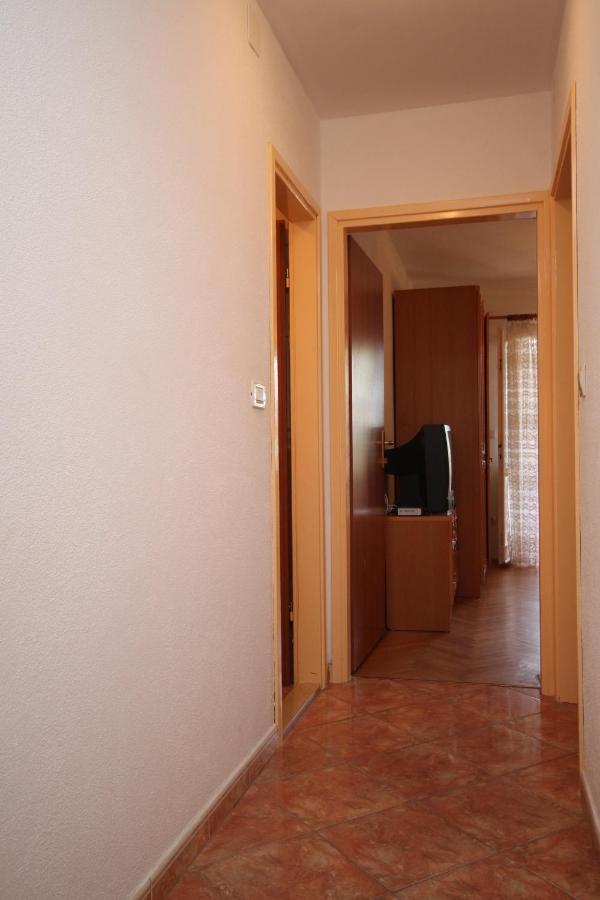 Apartments By The Sea Brela, Makarska - 6688 エクステリア 写真