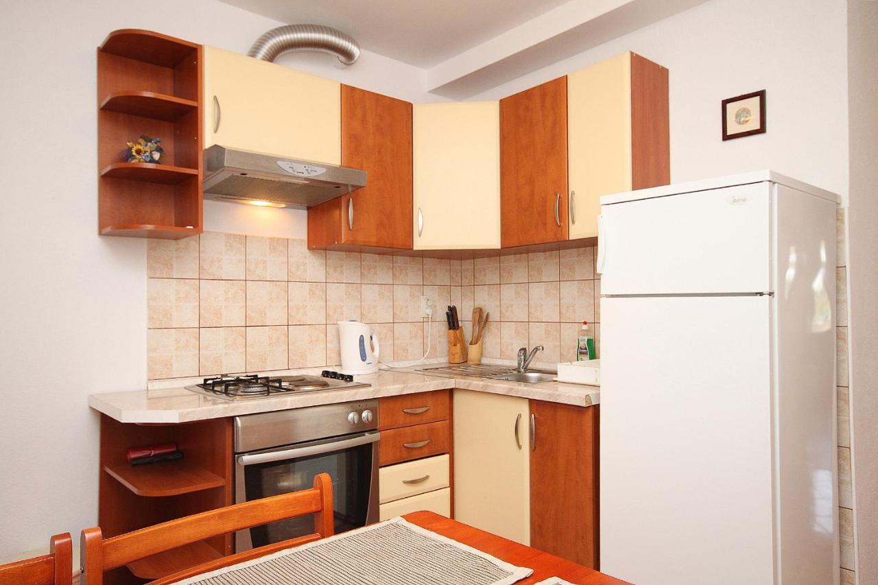 Apartments By The Sea Brela, Makarska - 6688 エクステリア 写真