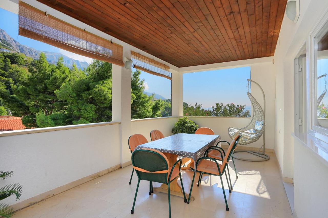 Apartments By The Sea Brela, Makarska - 6688 エクステリア 写真