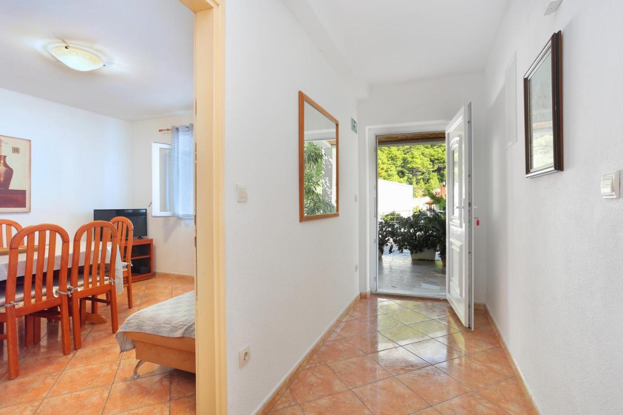 Apartments By The Sea Brela, Makarska - 6688 エクステリア 写真